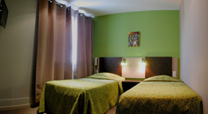 Chambre twin de l'h&ocirc;tel Savary &agrave; La Rochelle
